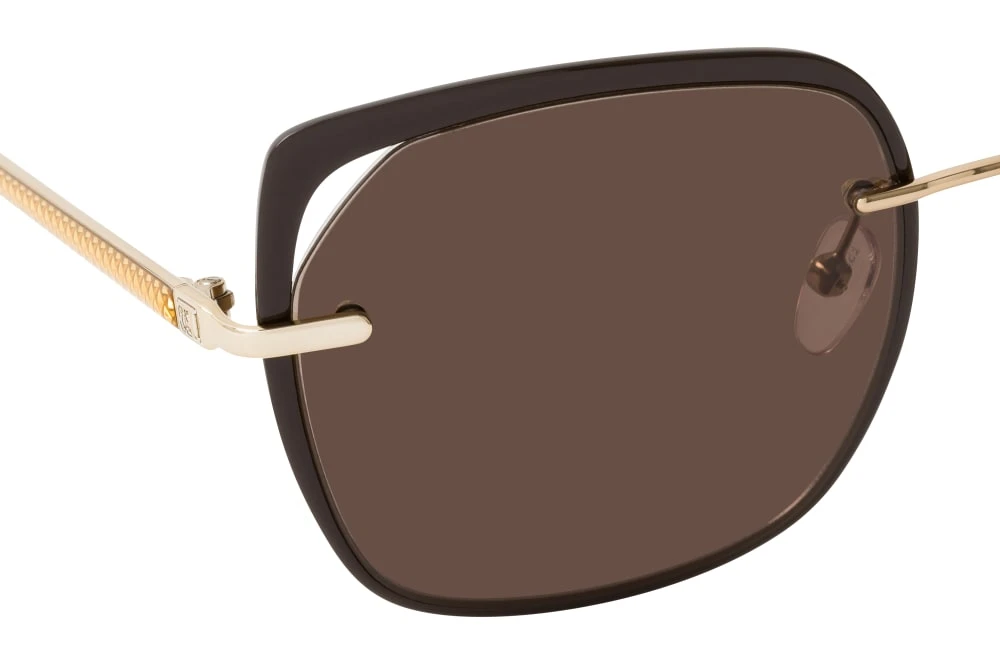 Escada SESB 10 08FE Shiny Camel 6 Escada SESB 10 08FE Shiny Camel – Image 4